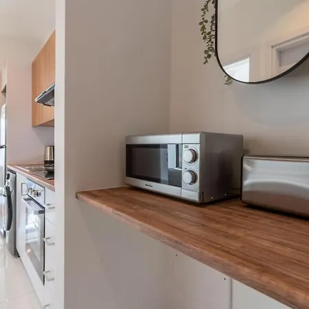 Moon Light 1-Bedroom Apartment In Larnaca Exterior photo