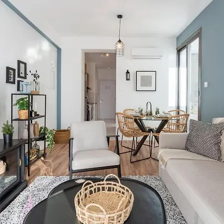 Moon Light 1-Bedroom Apartment In Larnaca Exterior photo