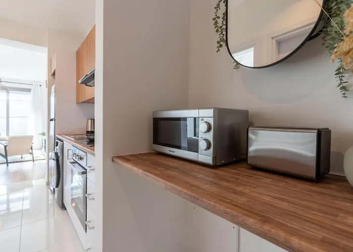 Moon Light 1-Bedroom Apartment In Larnaca